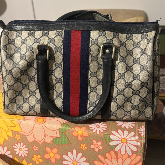 Back from the spa and all pretty! ‼️‼️. GUCCI BOSTON BAG. - Picture 3 of 16